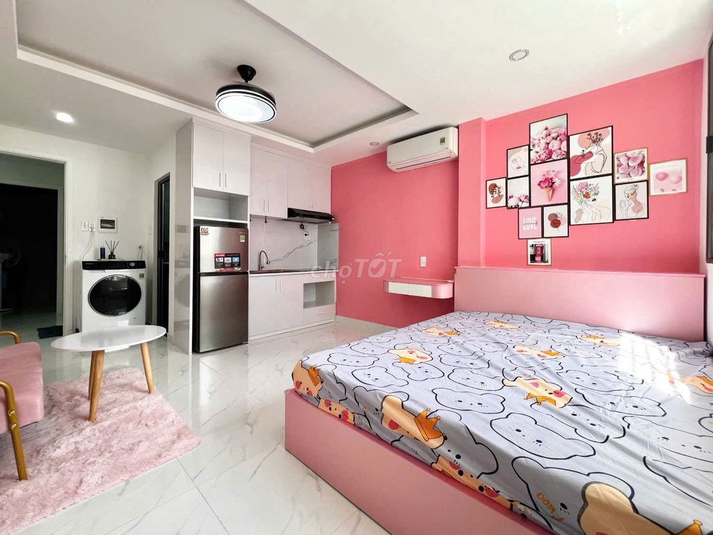 The personal, cool washing studio at cmt8, Ottel Tower District 3.