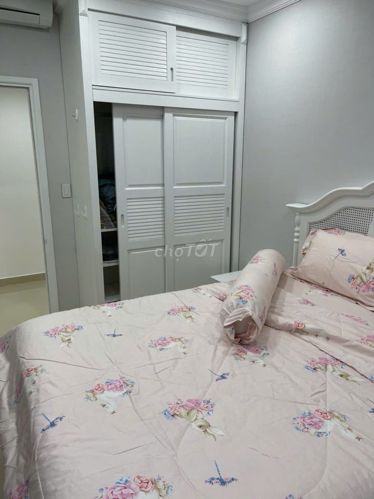 Rent the Riverply House. 217 meters, 3 bedroom 2 toilets, Full interior, nice house, good price.