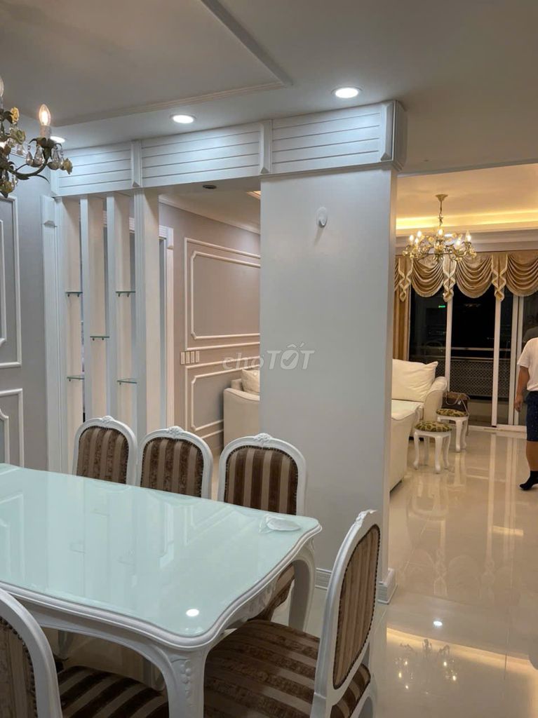 Rent the Riverply House. 217 meters, 3 bedroom 2 toilets, Full interior, nice house, good price.