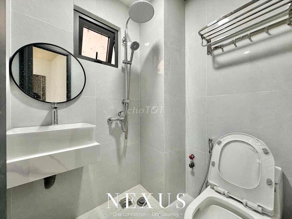 It's the owner of a wide, wide, 100 percent, full-on kitchen room.