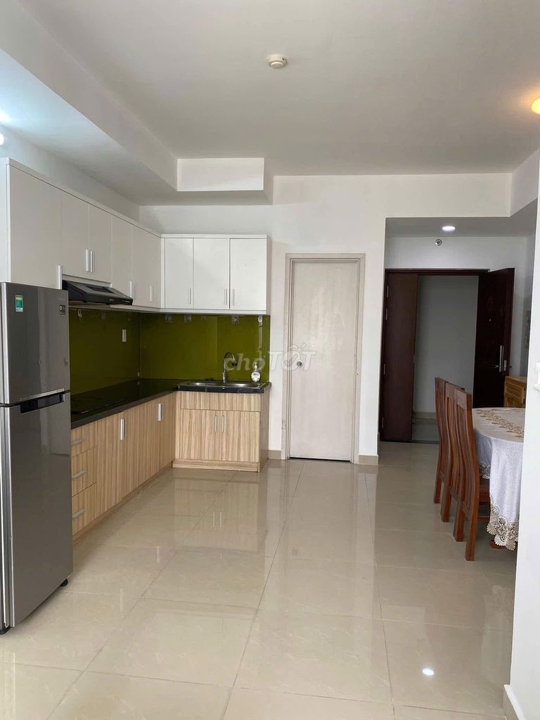 Rent the Melody building, 869 Âu Cơ- 3 p apartments for 14 million a month.