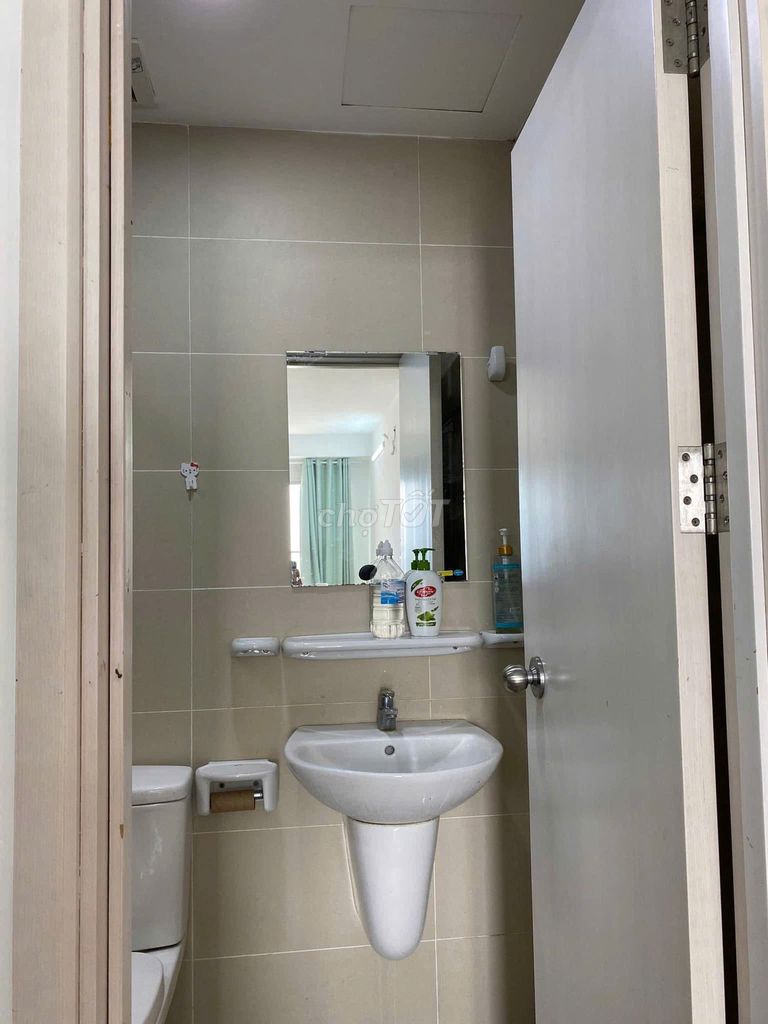 Rent the Melody building, 869 Âu Cơ- 3 p apartments for 14 million a month.