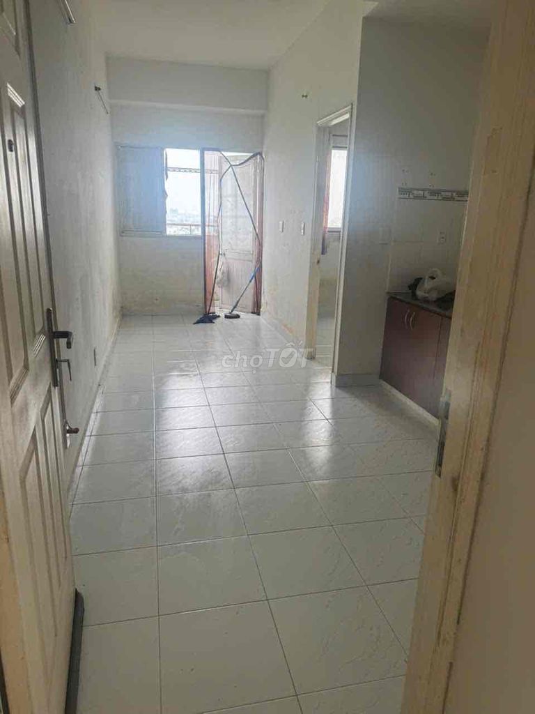 We need to rent a ten-pound apartment into Tân Tạo.