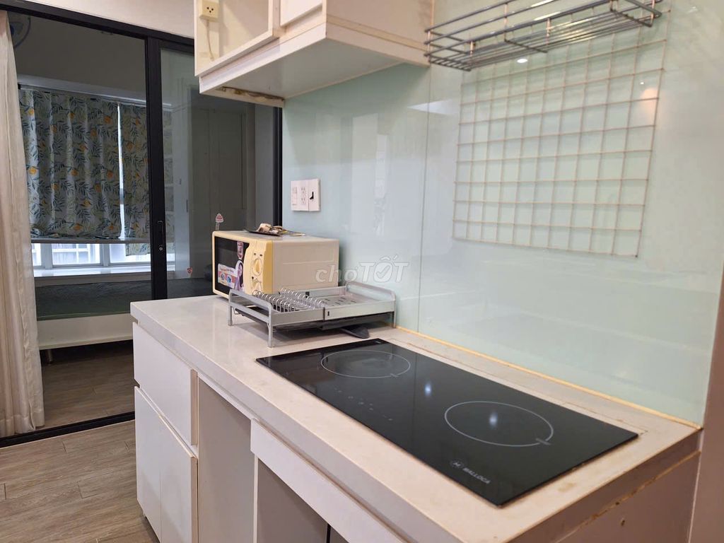 High-end apartment, two bedrooms, two toilets, full interior.