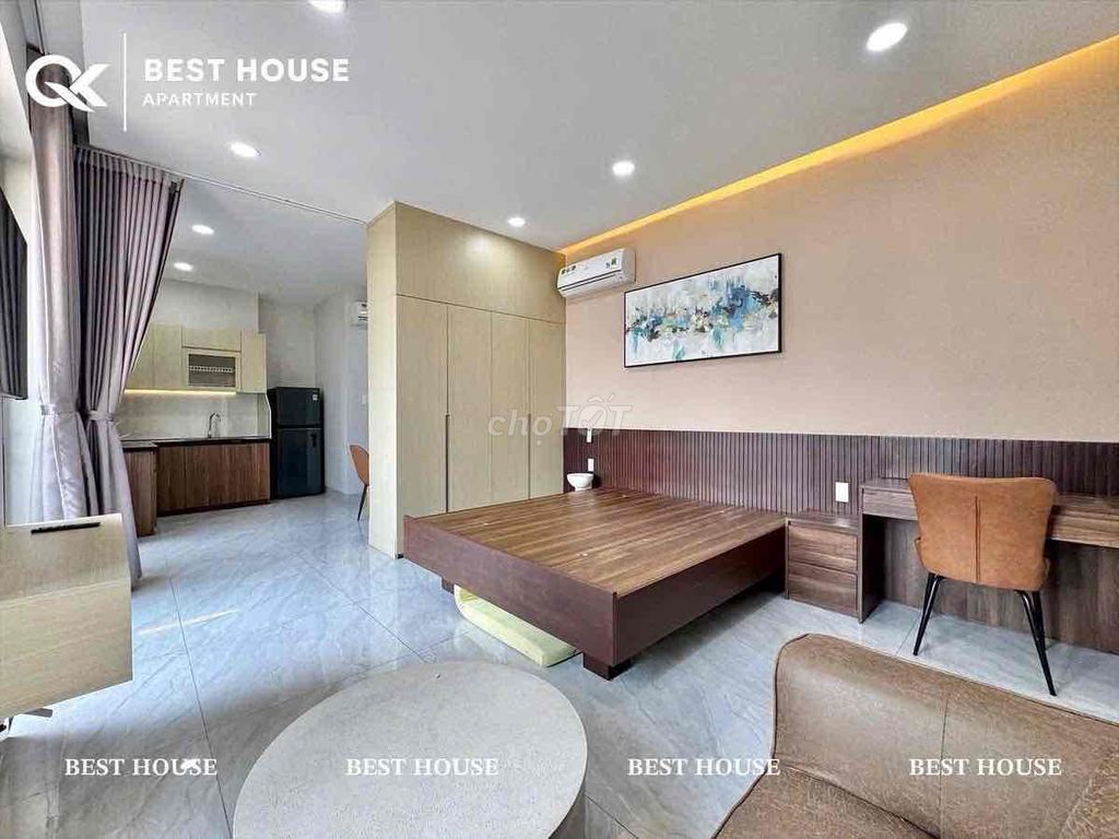 studio service studio station luxury full-level interior elevator