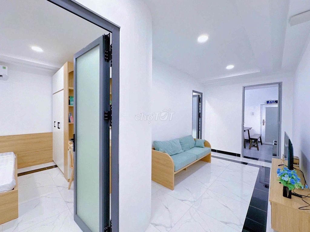 Two bedrooms plus seven-story kitchen view building richmond Street 13th.