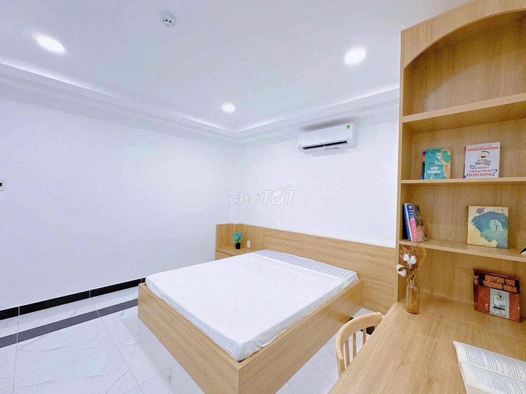 Two bedrooms plus seven-story kitchen view building richmond Street 13th.