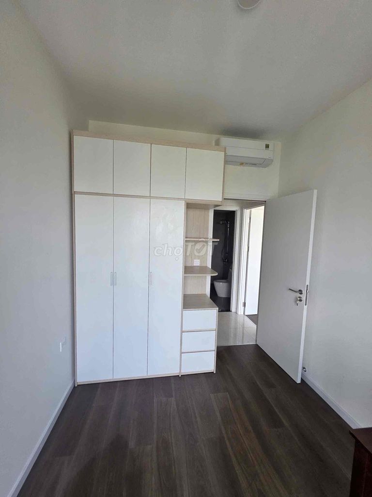 The owner rented the Victoria Village apartment.