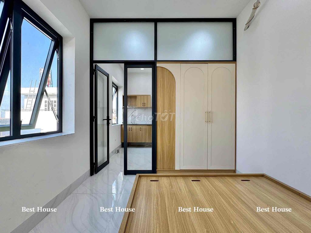 The service apartment. A new kitchen, elevator, security room in Sen.