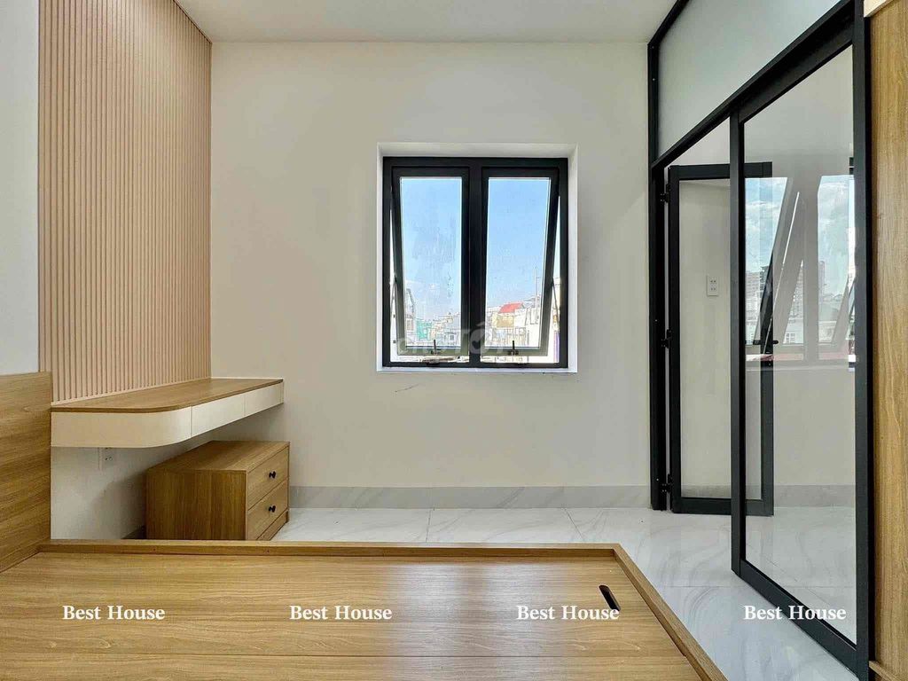 The service apartment. A new kitchen, elevator, security room in Sen.