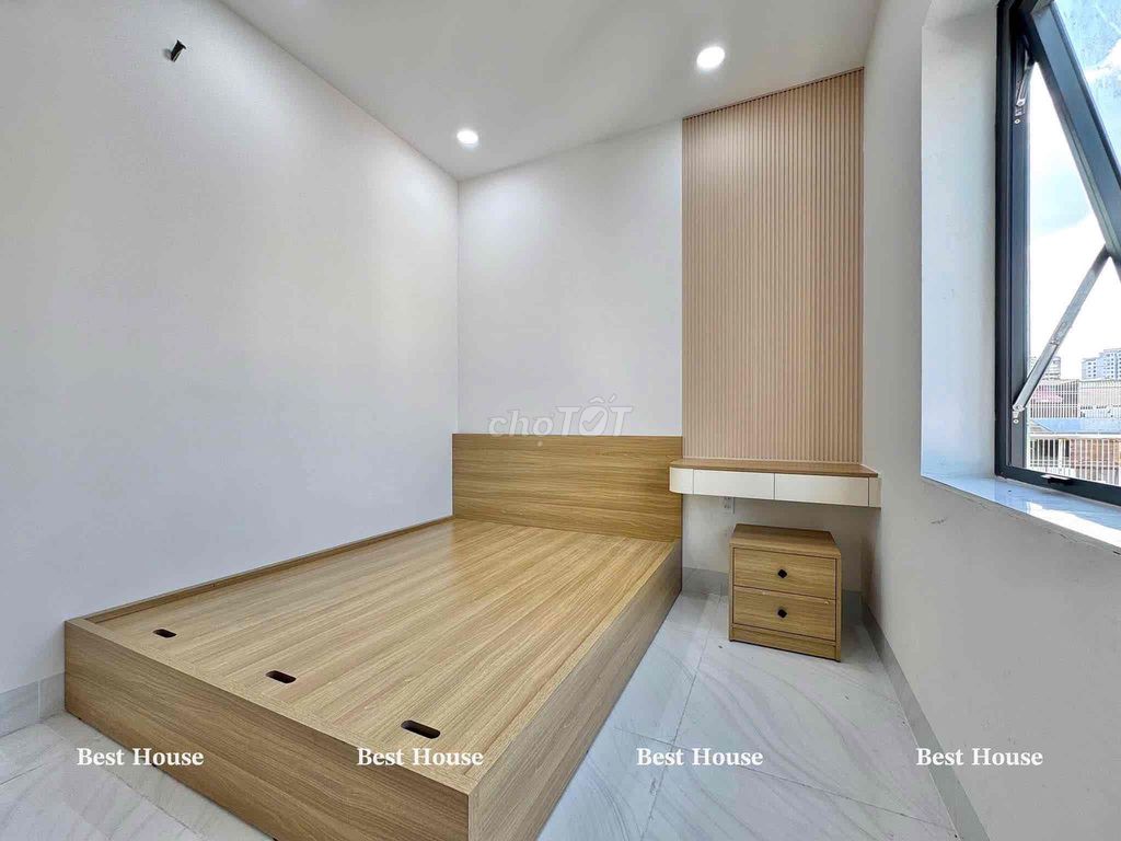 The service apartment. A new kitchen, elevator, security room in Sen.