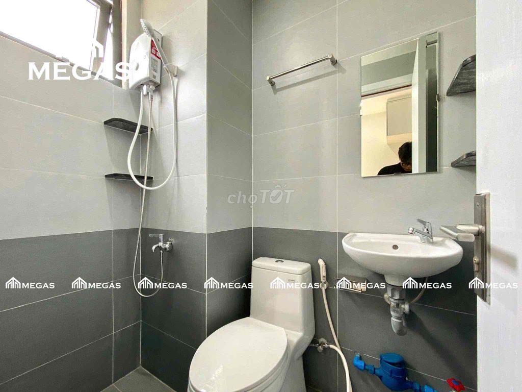 Studio Full Seven, Private Washer, Real Conviction