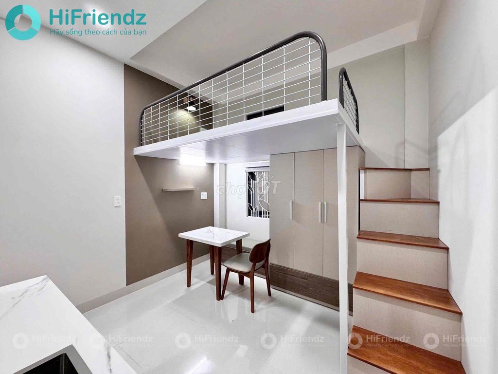 The entire interior is cheap near the University of 10 elevators near Medea.