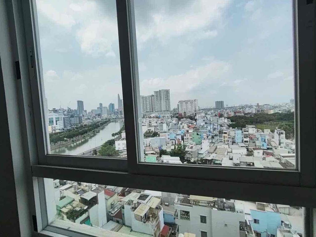 The apartment is a 50-mm bedroom full of Grand Riverside interiors.