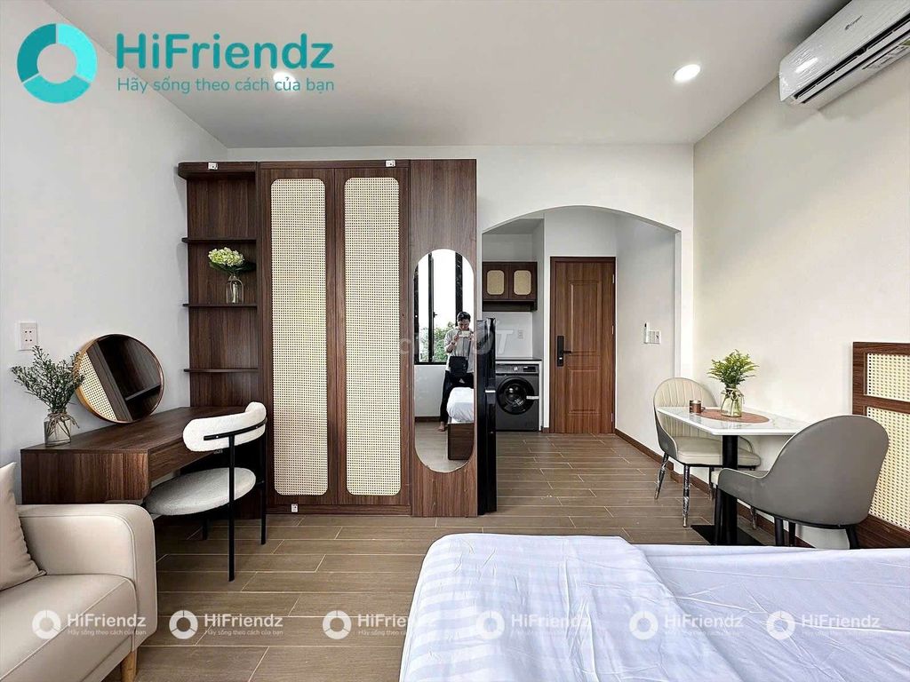 The new full interior studio drops 500 grand a month first month, vlu,iuh.