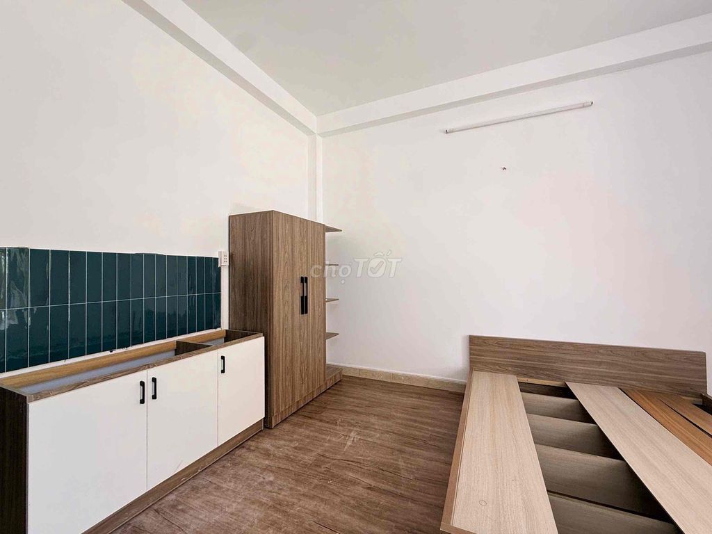New studio is 100 percent . Dương Quảng Hàm, Gò Vấp
