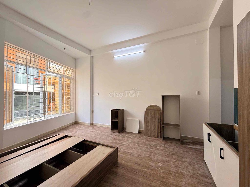 New studio is 100 percent . Dương Quảng Hàm, Gò Vấp