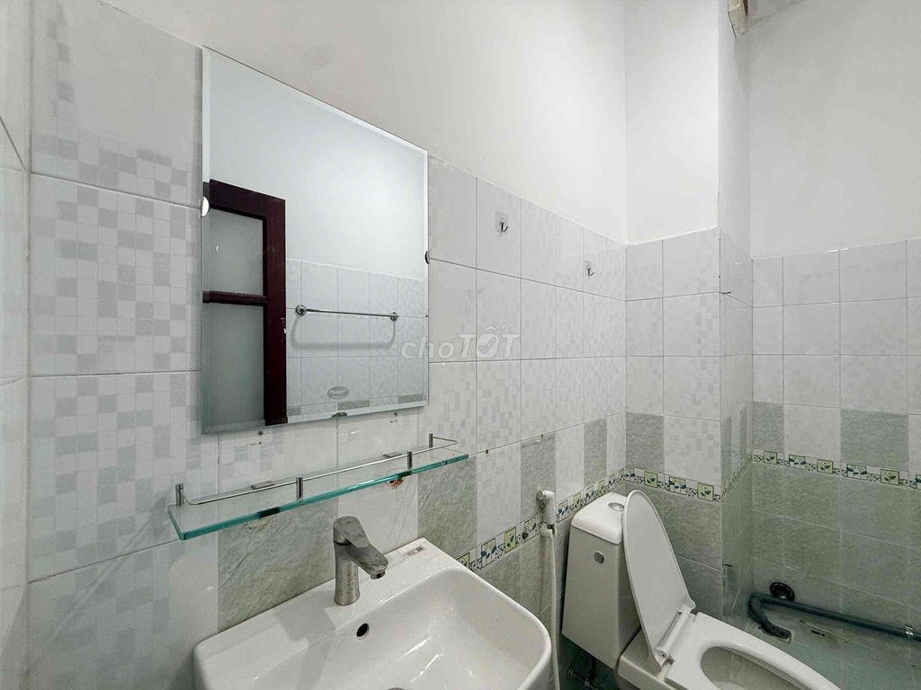New studio is 100 percent . Dương Quảng Hàm, Gò Vấp