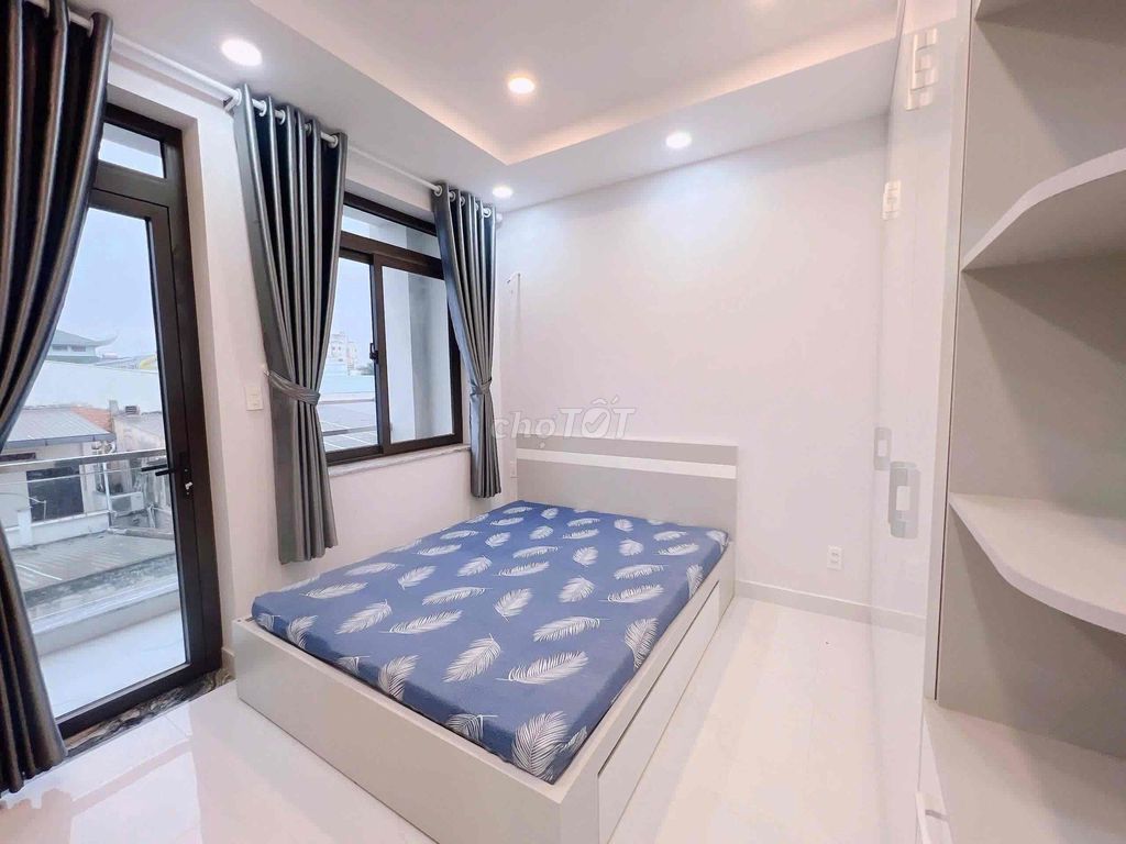 Building one bedroom, garage, elevator at Lê Văn Sỹ, Phú Nhuận.
