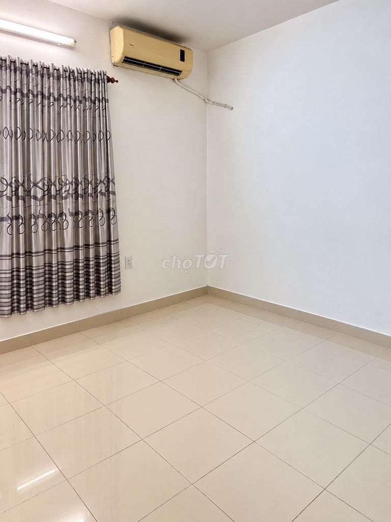 Rent Bàu Cát 2 elevators 70 M2 2 bedrooms 2 cold machines - 10 million