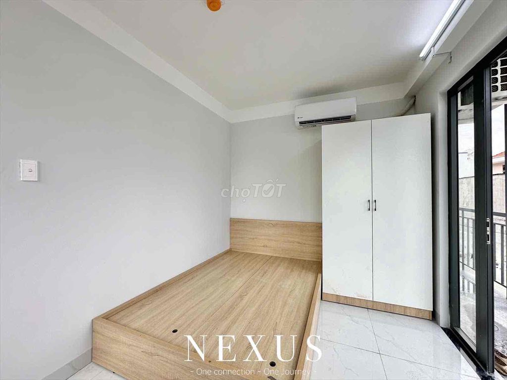 The new studio is now ontte Mart, 200 M. Full Seven.