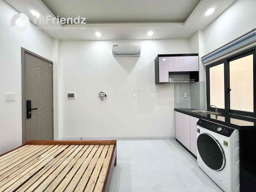 Rent a room near Master Fang University, Saigon University right on the Y-word bridge