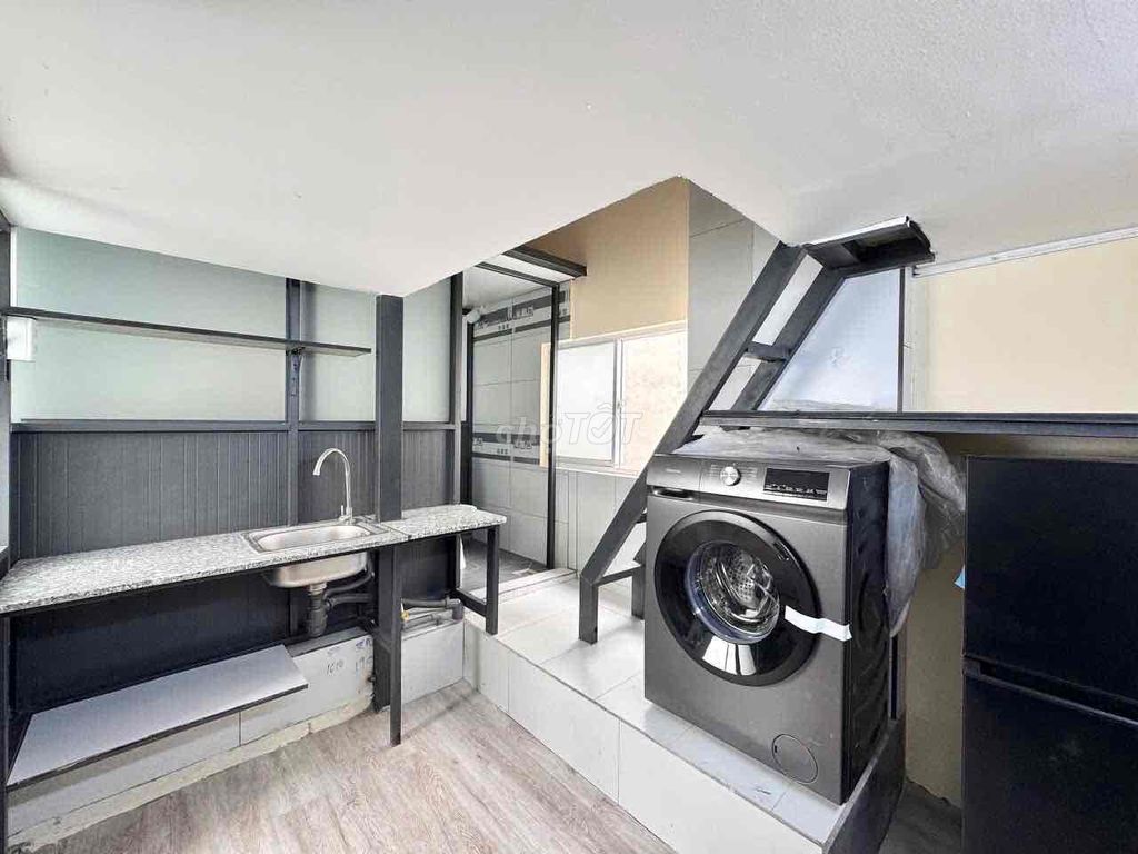 Dumex has his own washing machine in the 10th district.