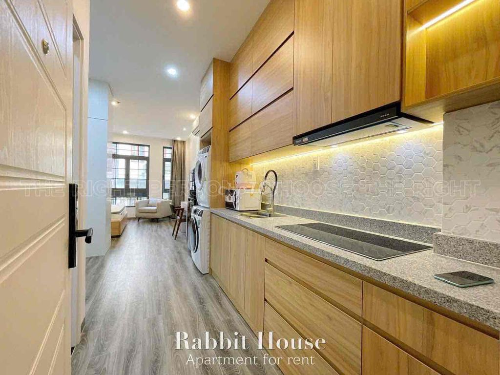 apartment 1 bedroom/ studio right next to dragon chain - bordering District 1