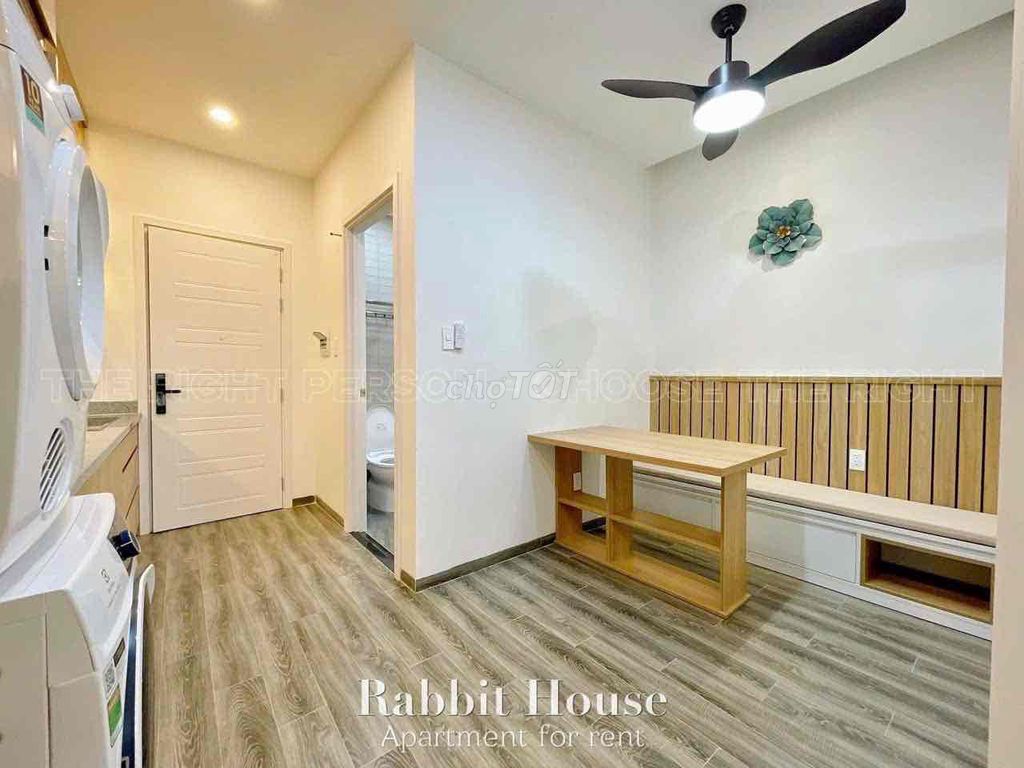 apartment 1 bedroom/ studio right next to dragon chain - bordering District 1