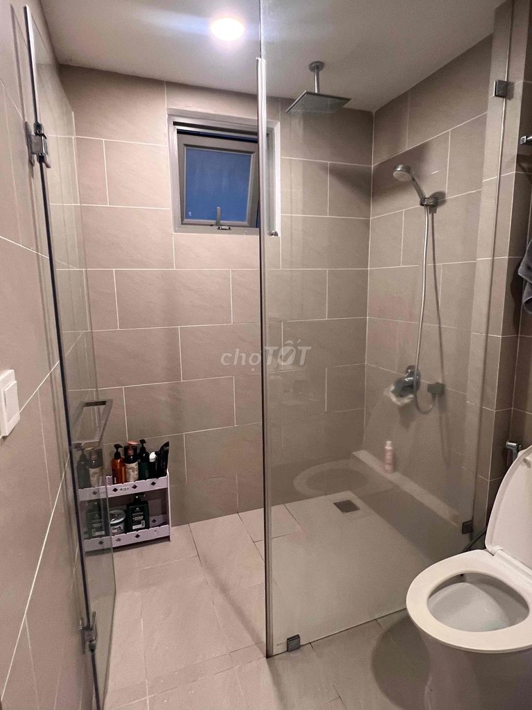 Rent two bedrooms. Two toilets. 11 million basic furniture.