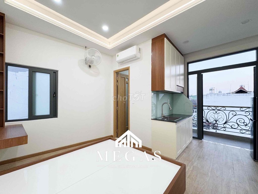 The Studio Full Super-Claude City Colonna.