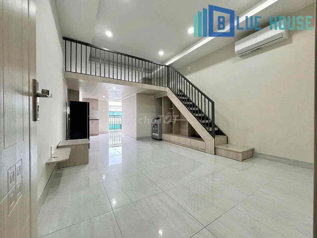 TERNAL interior, cool wide balcony at the center of 7
