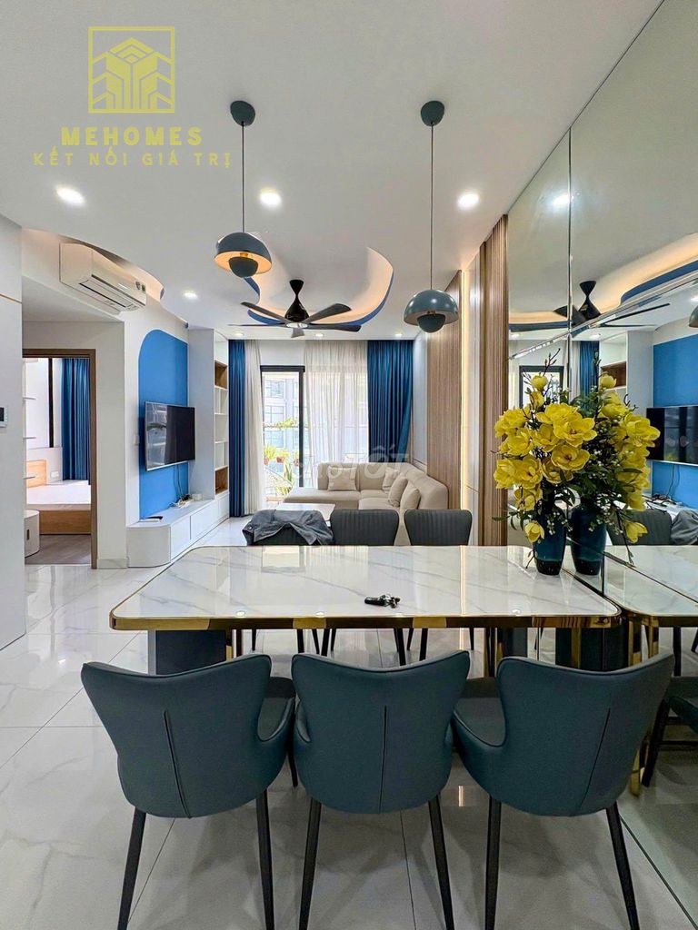 Two diammond bedrooms for the beautiful, empty, full-size rent.