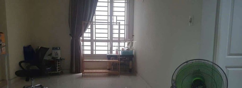 Rent a room at the Greenville apartment.