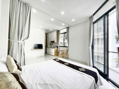 [Bout 2] - eyes the balcony apartment Full interior-head by metro]