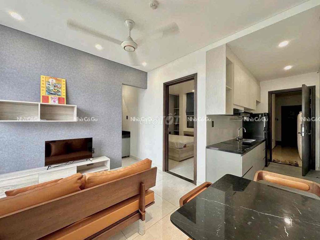 Rent the Guardian 1 Service Bedroom Full Seven Supremes District 7