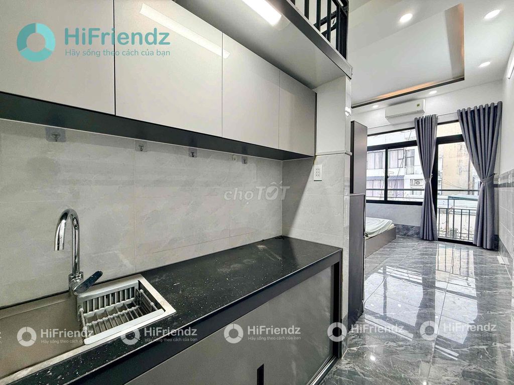 The guard room has a balcony. - Stand at the center of Phú Nhuận.