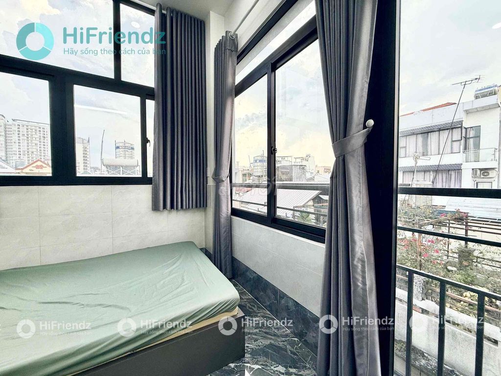 The guard room has a balcony. - Stand at the center of Phú Nhuận.