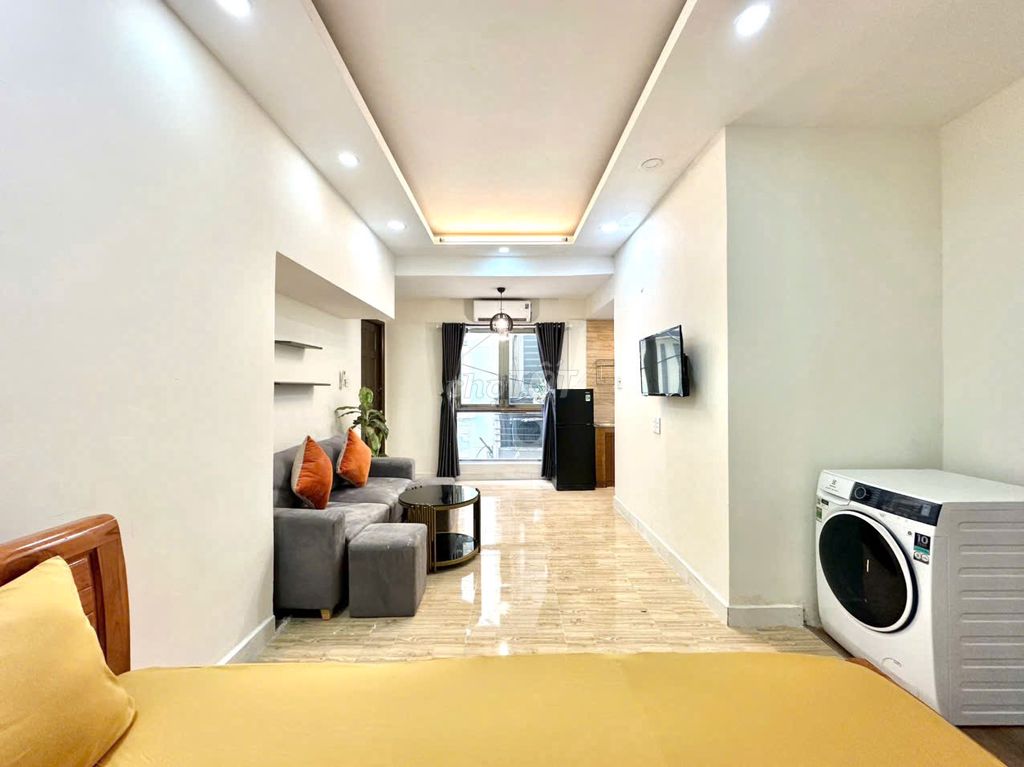 Studio window window separate washing machine - Nguyễn Thiện Thuật 2 p to bv from dark