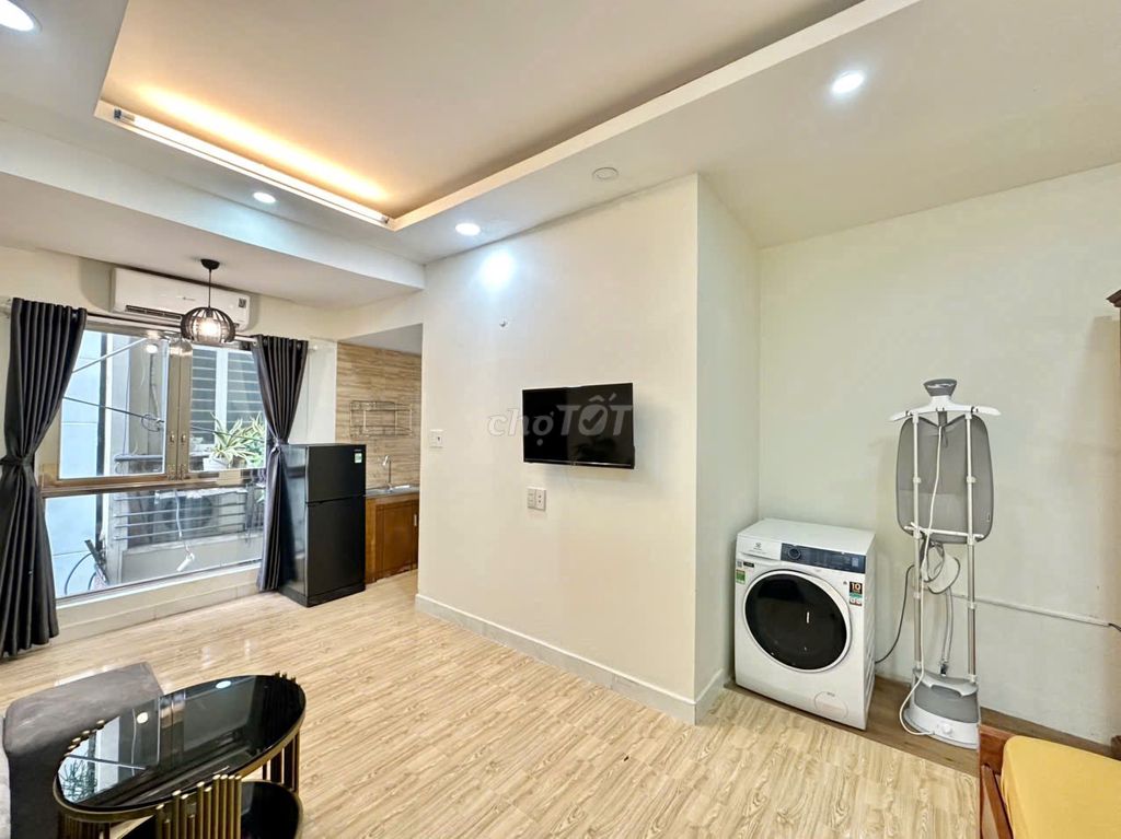 Studio window window separate washing machine - Nguyễn Thiện Thuật 2 p to bv from dark