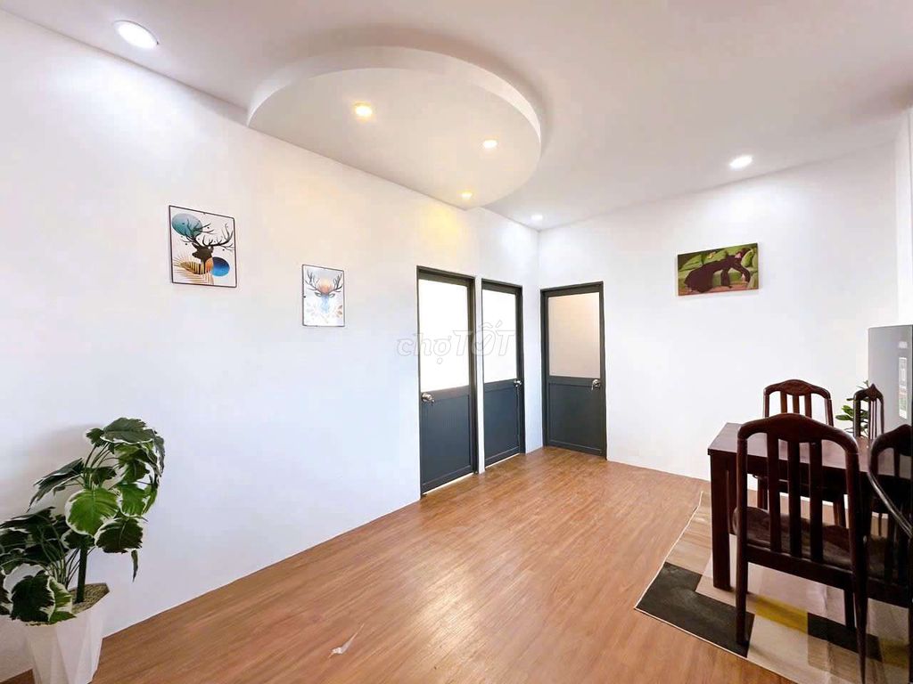 Three full interior bedrooms -- 80 M2 wide, Thành Thái district 10