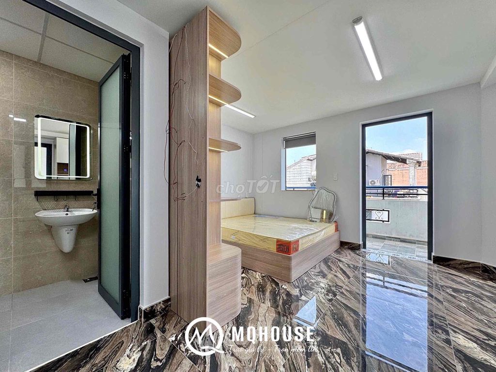 Rent the studio full interior wash machine in the shower.