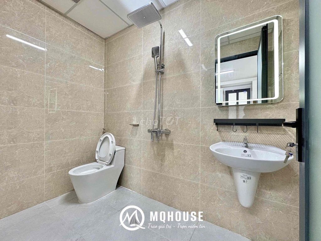 Rent the studio full interior wash machine in the shower.