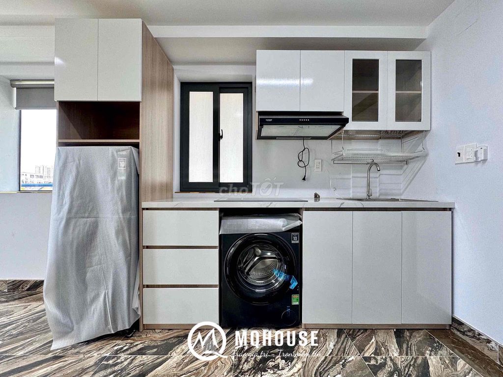 Rent the studio full interior wash machine in the shower.