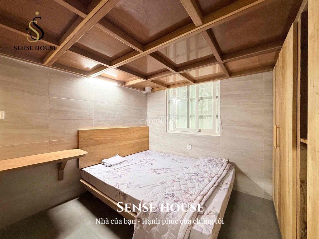 2 bedroom plus hyper-wide MIRI full-full interior of a 100-odd elevator.