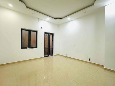 Renting cityland Street, a four-story vault. New Paint