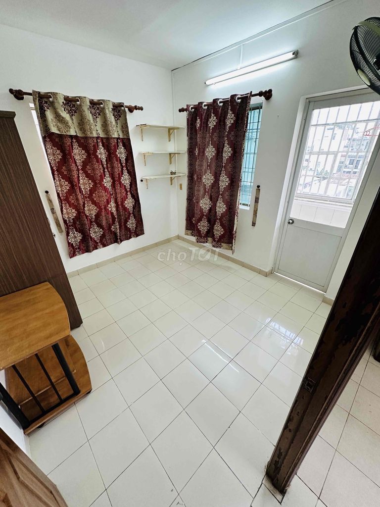 Rent Bình Thạnh.10.5 million a month. 60m2 can make three bedrooms.