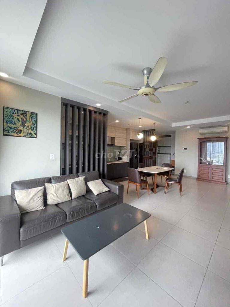 Three bedrooms, 117 meters, full The Gold View interior.