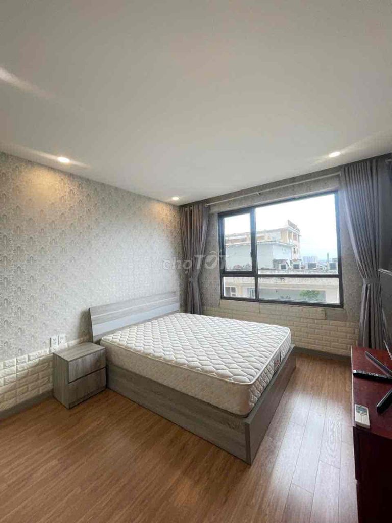 Three bedrooms, 117 meters, full The Gold View interior.