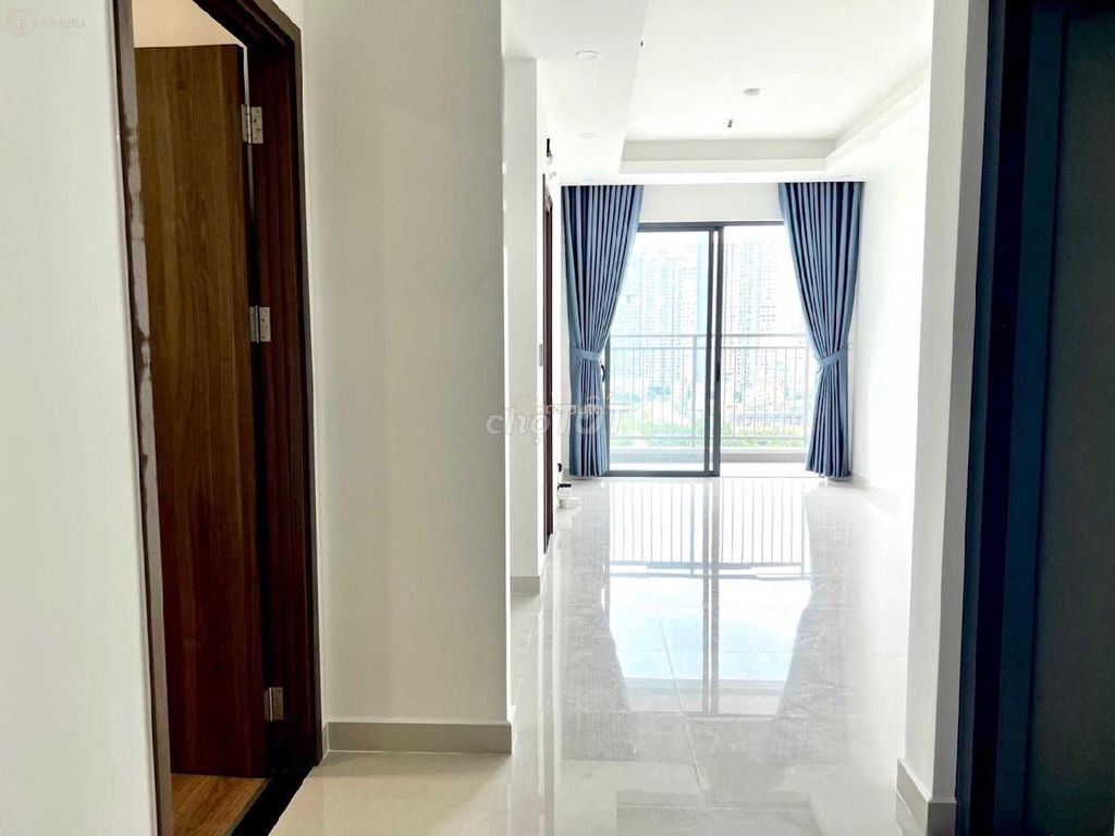 (master) Rent room in District 7 riverside.